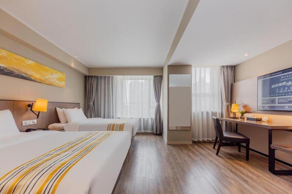 Home Inn Plus Shanghai New International Expo Center Yushan Road Yuanshen Sports מראה חיצוני תמונה