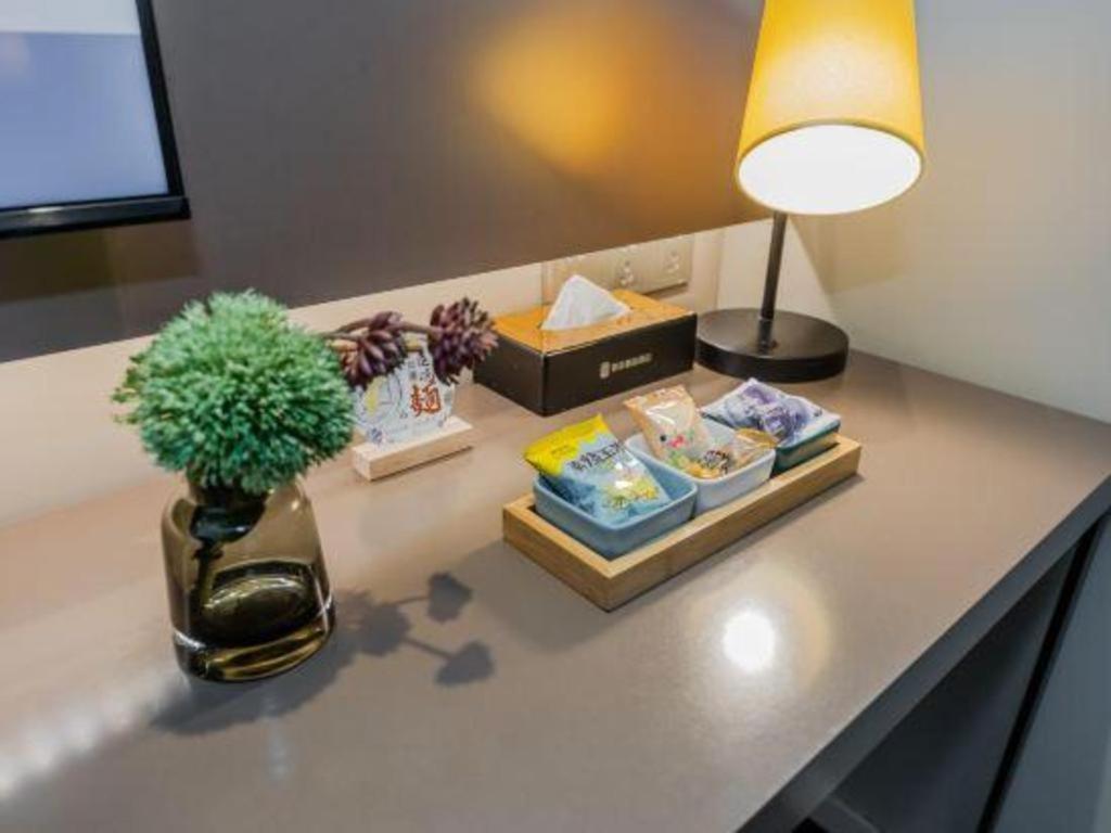 Home Inn Plus Shanghai New International Expo Center Yushan Road Yuanshen Sports מראה חיצוני תמונה
