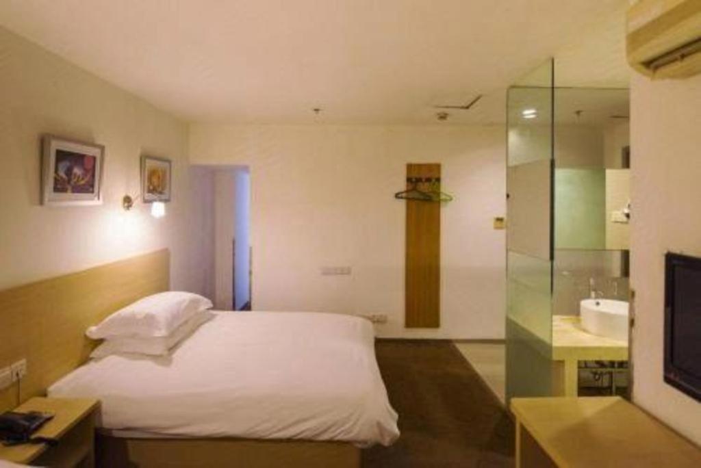Home Inn Plus Shanghai New International Expo Center Yushan Road Yuanshen Sports מראה חיצוני תמונה