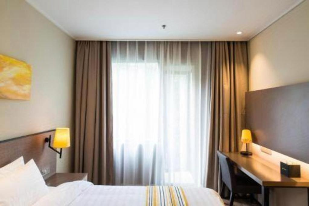 Home Inn Plus Shanghai New International Expo Center Yushan Road Yuanshen Sports מראה חיצוני תמונה