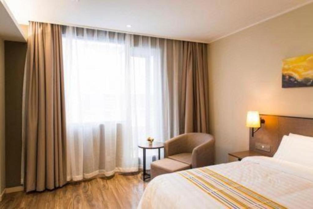 Home Inn Plus Shanghai New International Expo Center Yushan Road Yuanshen Sports מראה חיצוני תמונה