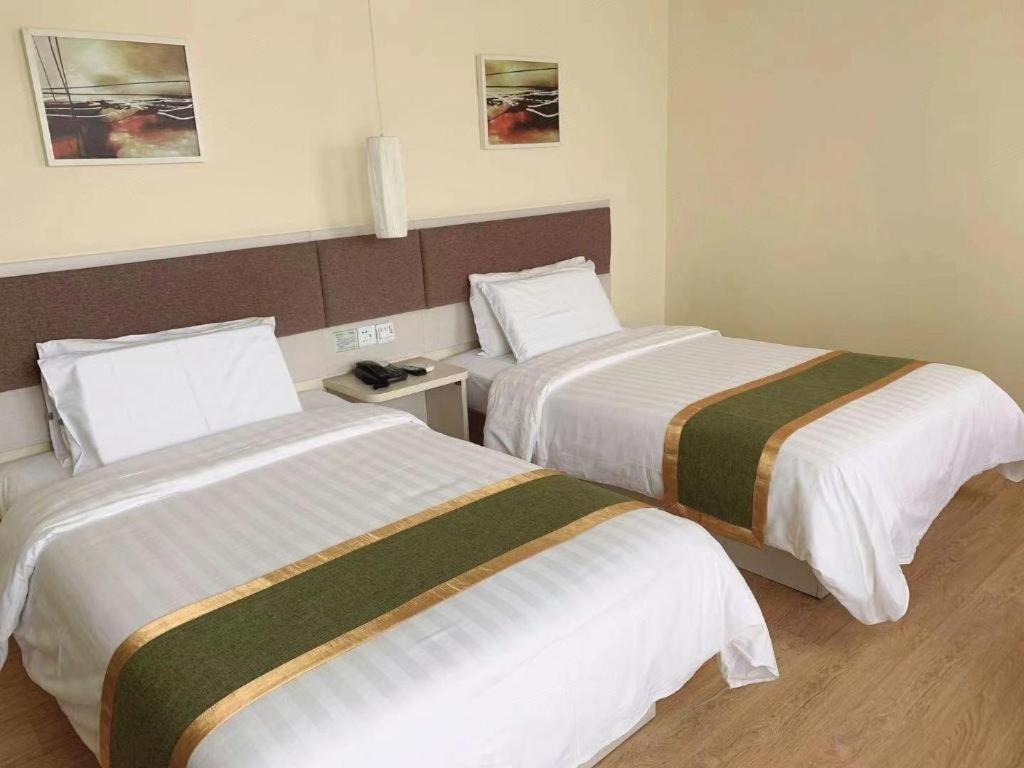 Home Inn Plus Shanghai New International Expo Center Yushan Road Yuanshen Sports מראה חיצוני תמונה