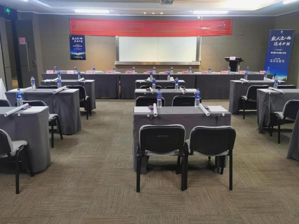 Home Inn Plus Shanghai New International Expo Center Yushan Road Yuanshen Sports מראה חיצוני תמונה