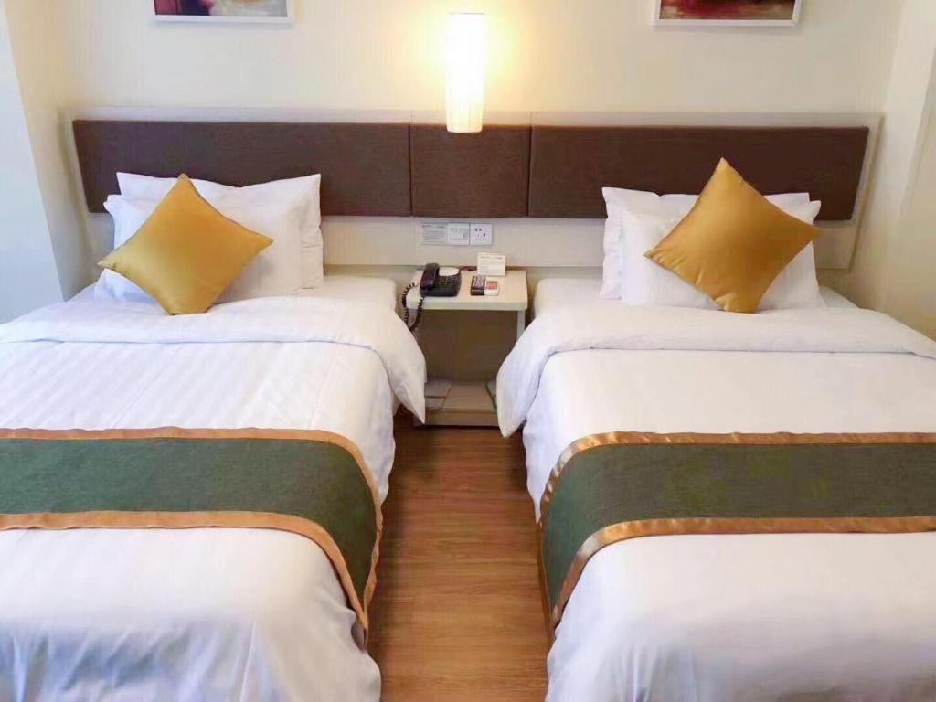 Home Inn Plus Shanghai New International Expo Center Yushan Road Yuanshen Sports מראה חיצוני תמונה