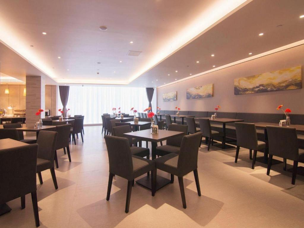 Home Inn Plus Shanghai New International Expo Center Yushan Road Yuanshen Sports מראה חיצוני תמונה