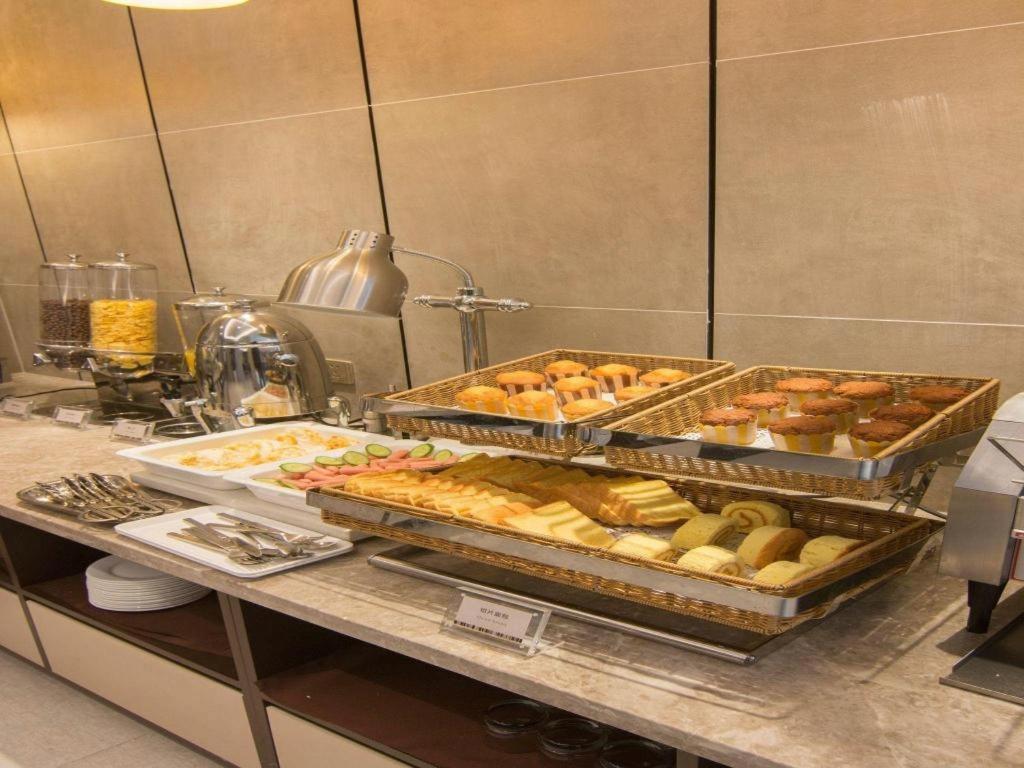 Home Inn Plus Shanghai New International Expo Center Yushan Road Yuanshen Sports מראה חיצוני תמונה