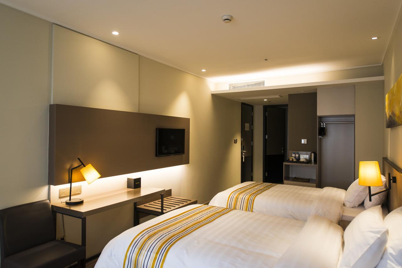 Home Inn Plus Shanghai New International Expo Center Yushan Road Yuanshen Sports מראה חיצוני תמונה
